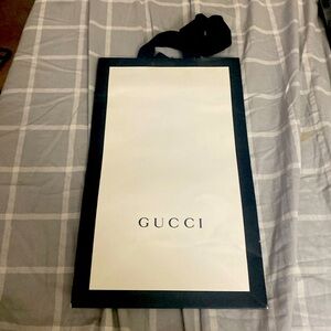 Gucci Gift Paper Board Bag EUC 7’ X 11.’ Classic Black & White.